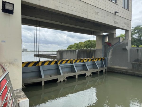 大圣策略 淀山湖畔泵闸全力排水！青浦四大水利控制片和122个圩区水位已预降到位